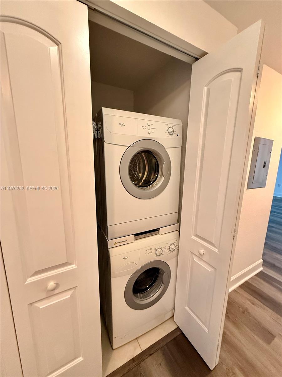 RADIUS CONDO - Residential Lease