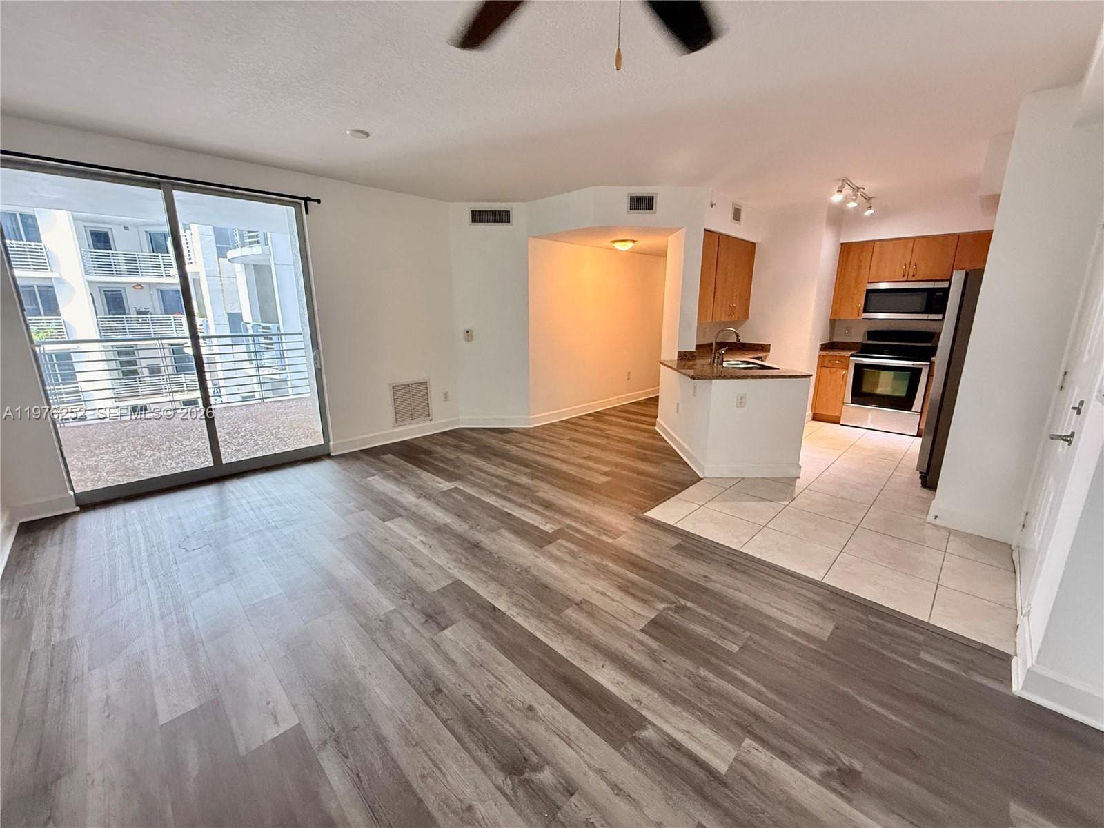 RADIUS CONDO - Residential Lease