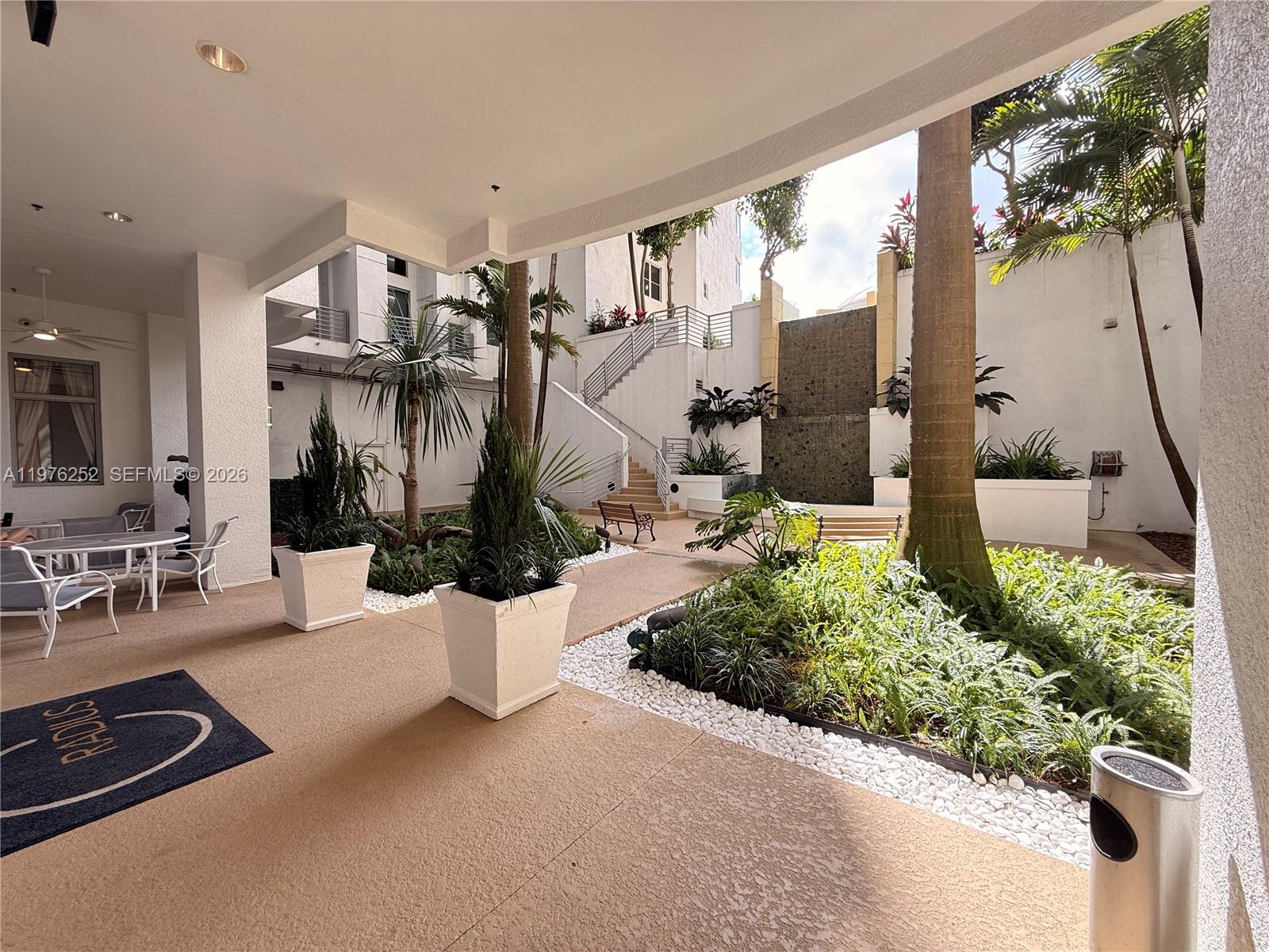 RADIUS CONDO - Residential Lease