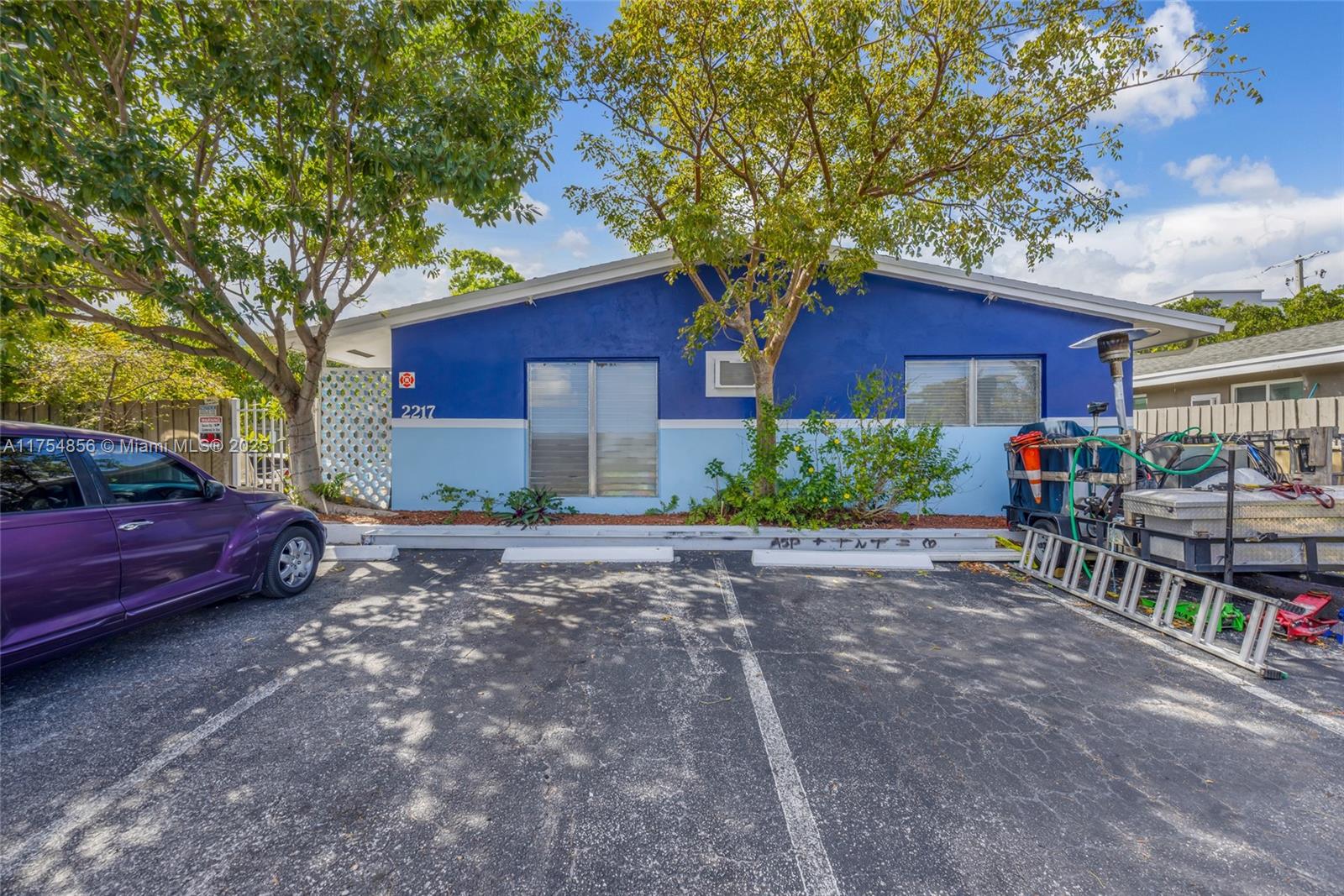 2217 NE 14th Ave