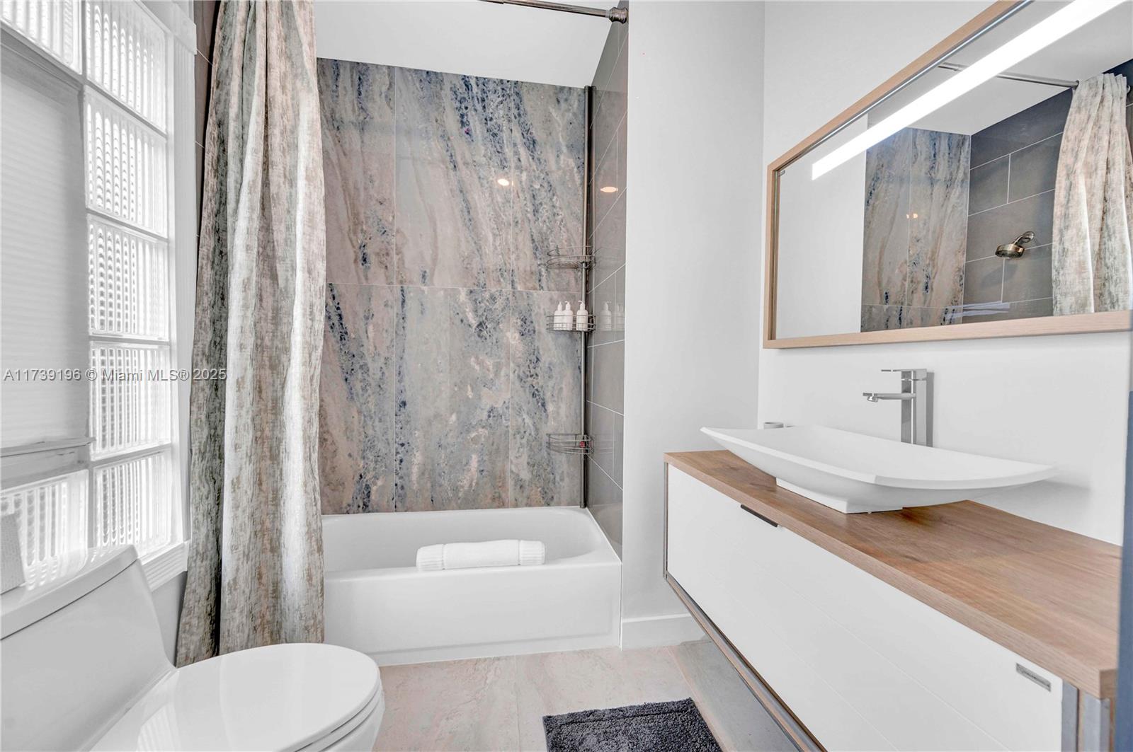 LAUDERDALE SHORES CORR PL - Residential