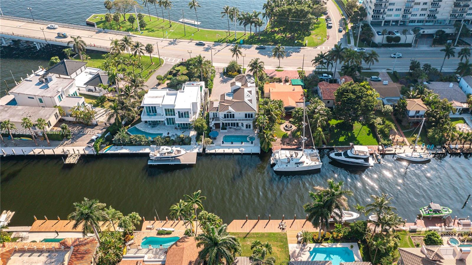 LAUDERDALE SHORES CORR PL - Residential
