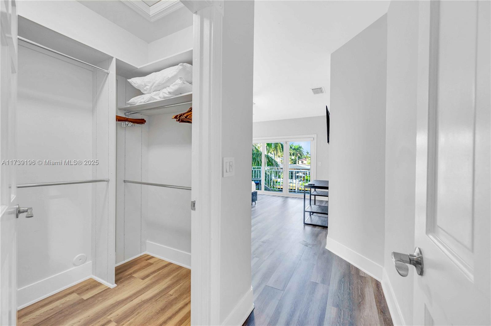 LAUDERDALE SHORES CORR PL - Residential