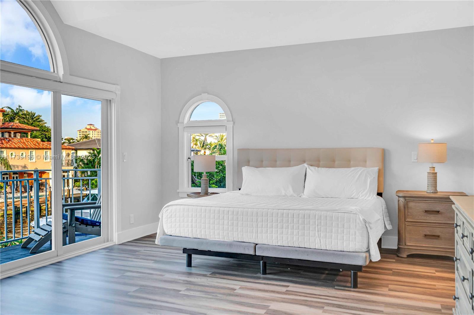 LAUDERDALE SHORES CORR PL - Residential