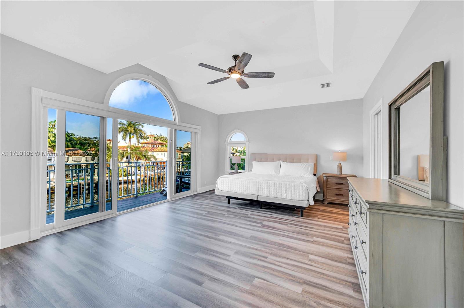 LAUDERDALE SHORES CORR PL - Residential
