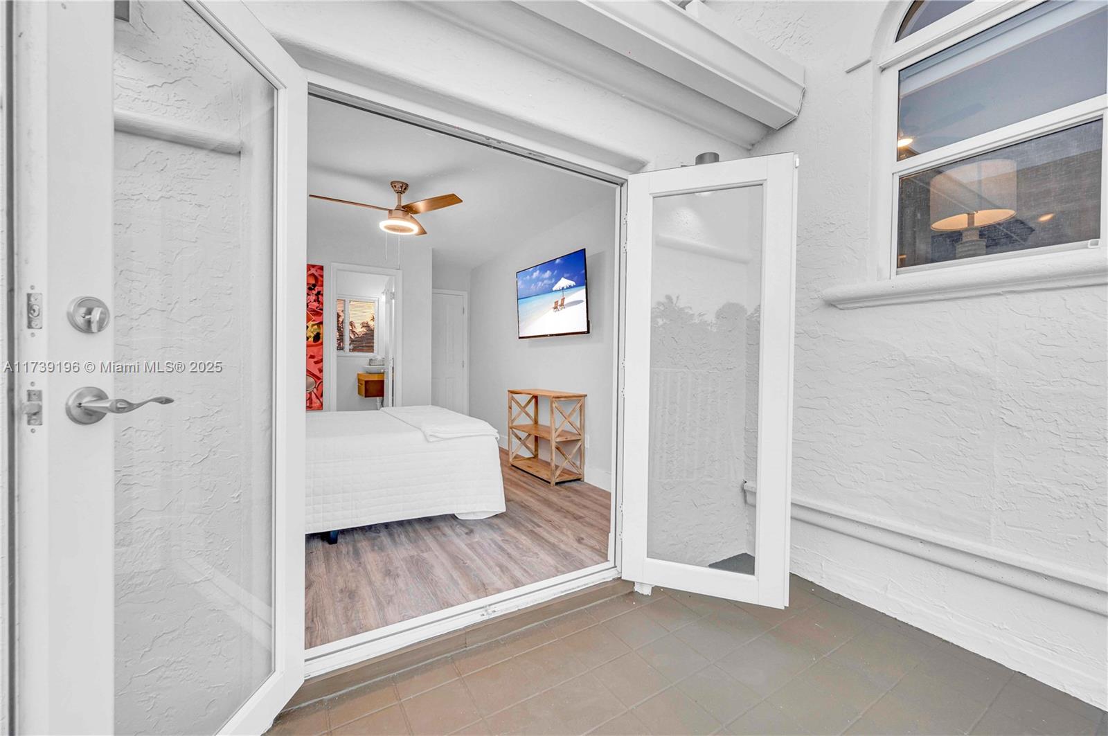 LAUDERDALE SHORES CORR PL - Residential