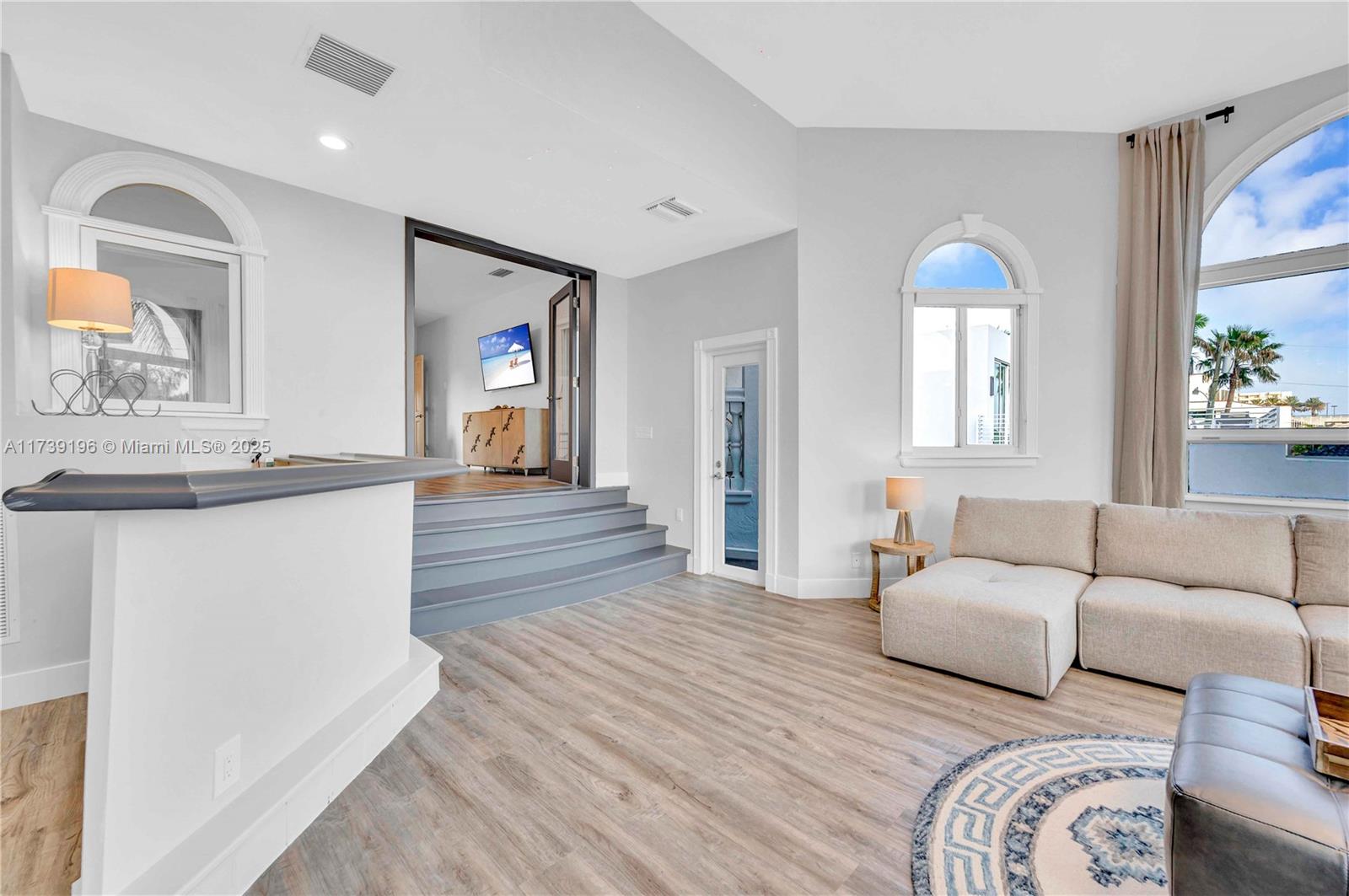 LAUDERDALE SHORES CORR PL - Residential