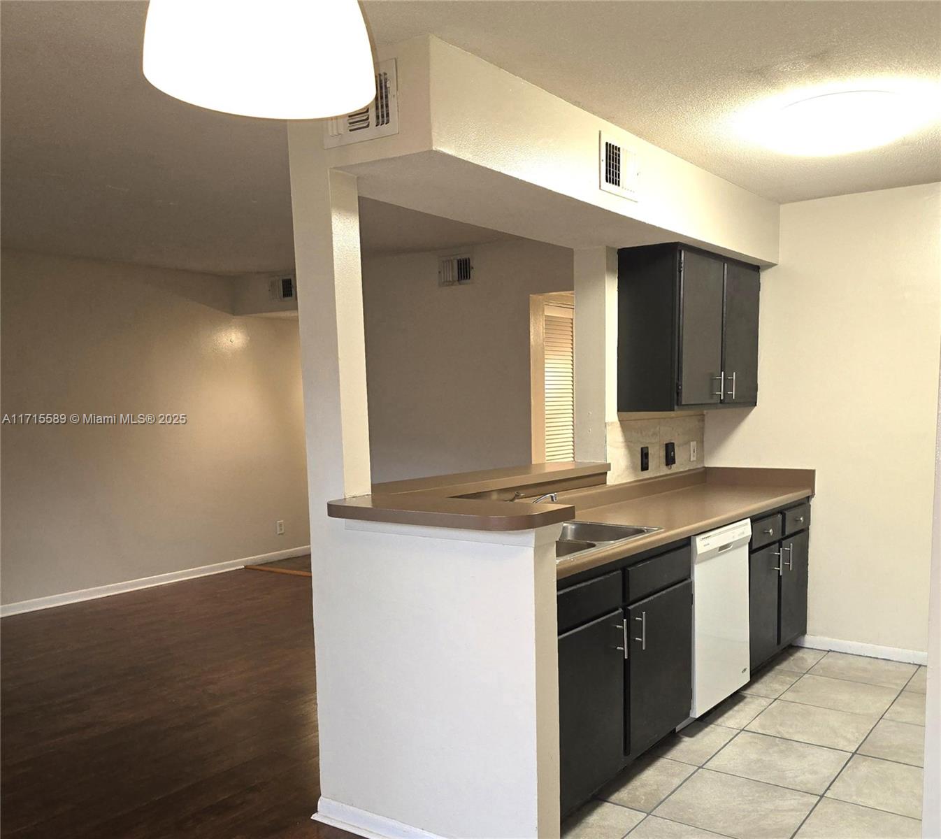 CASABLANCA ISLES CONDO - Residential