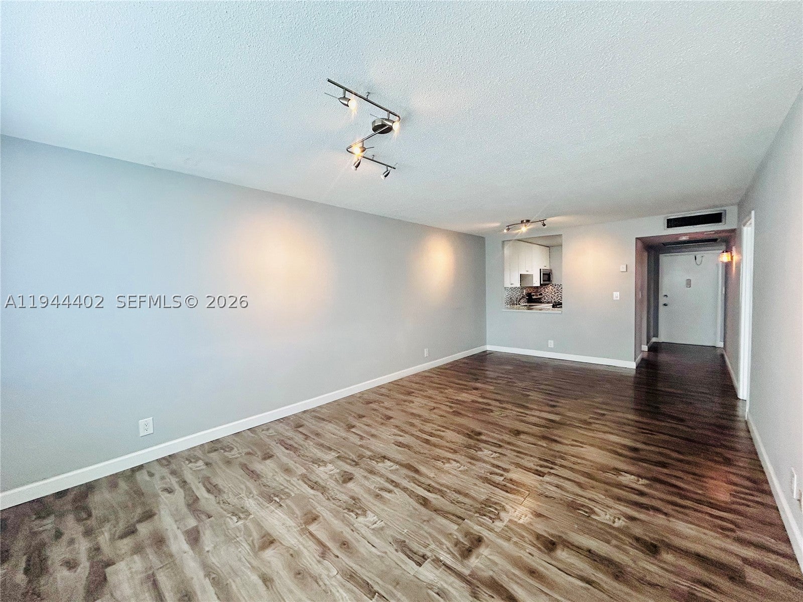 2300 Park Ln 201