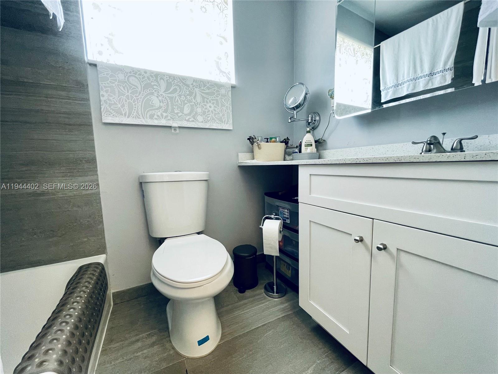 SHERIDAN LAKES CONDO APTS - Residential