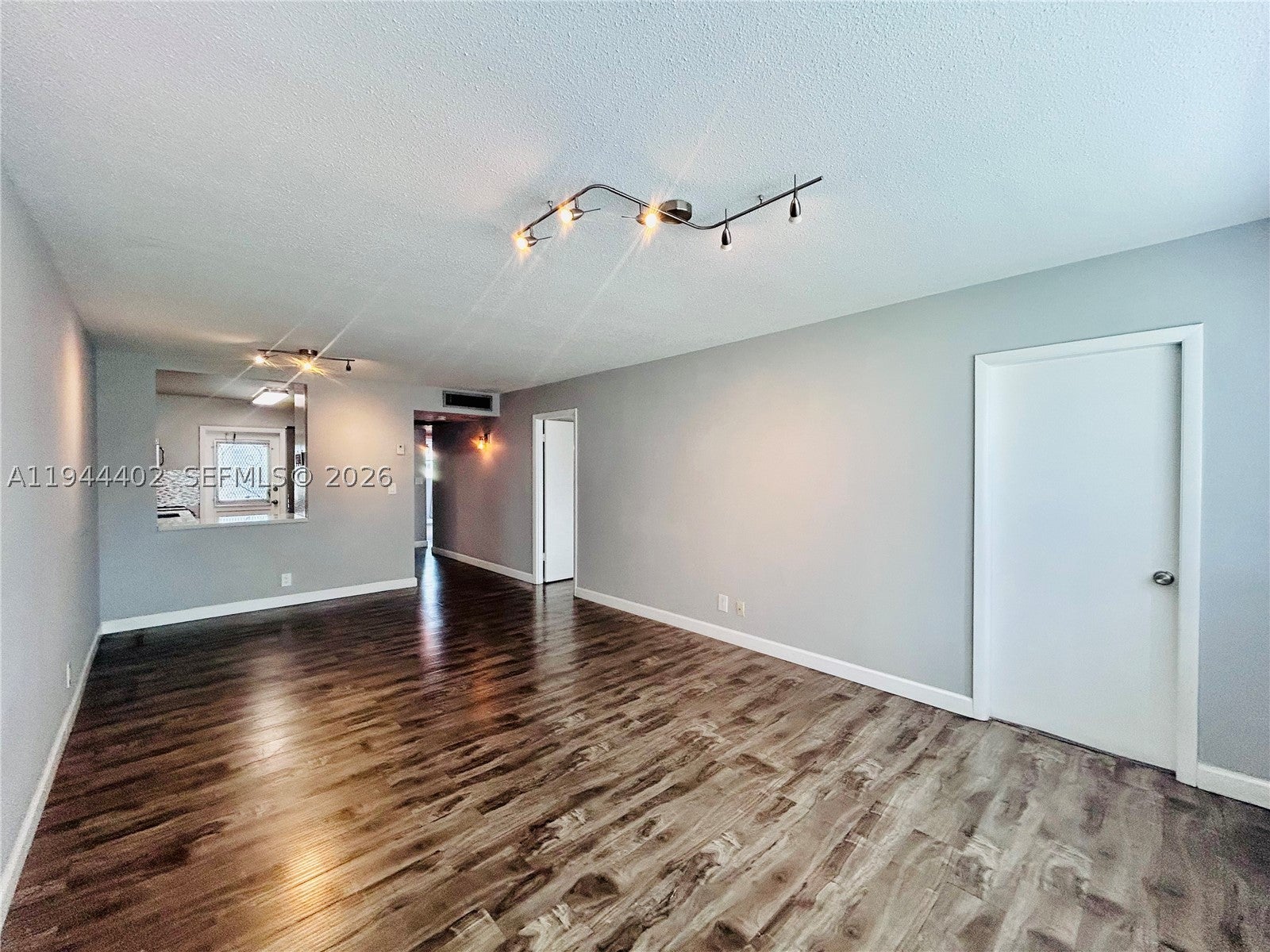 2300 Park Ln 201