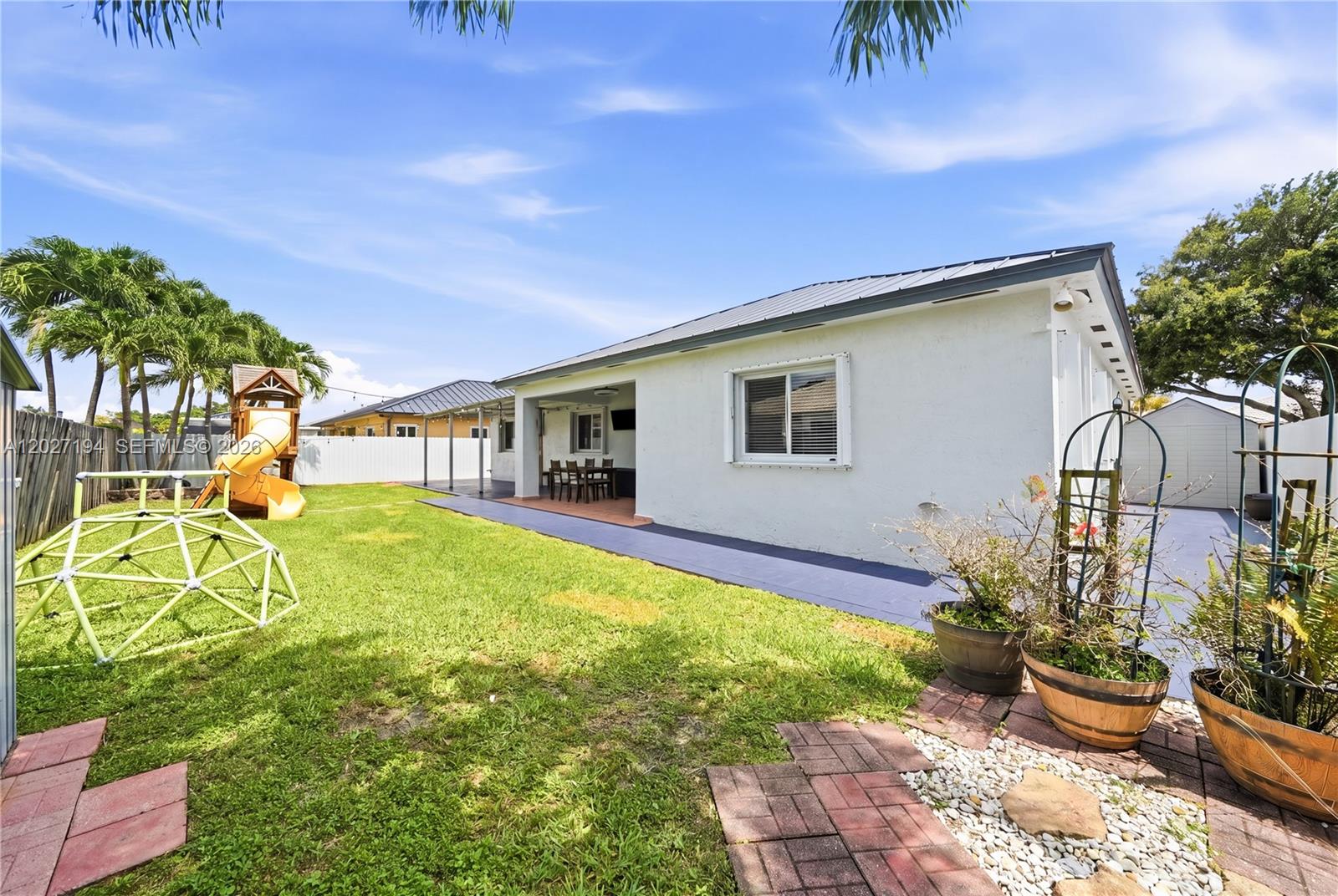 PALM SPRING ESTATES - Residential