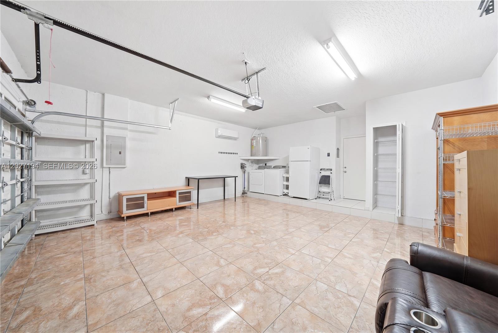 PALM SPRING ESTATES - Residential