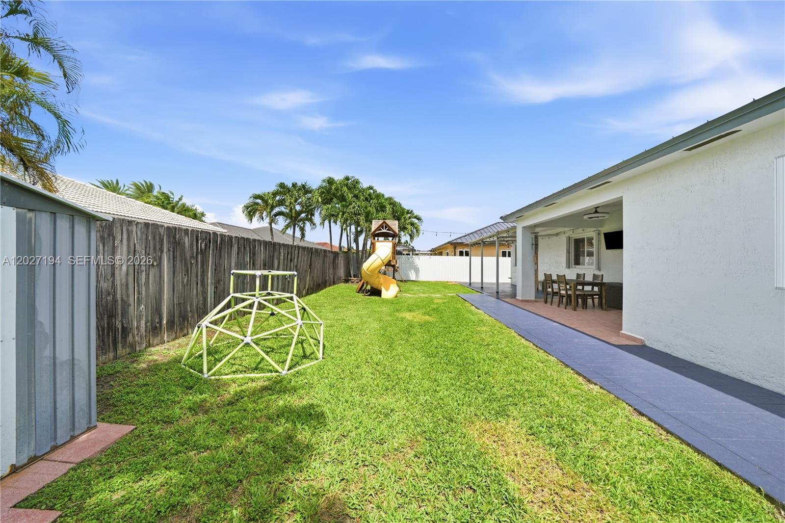 PALM SPRING ESTATES - Residential