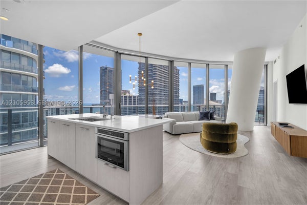 55 SW 9TH ST APT 4403, MIAMI, FL 33130 - Image bc7eb00499660ae9f2da5fabe4f35d0c/958202332