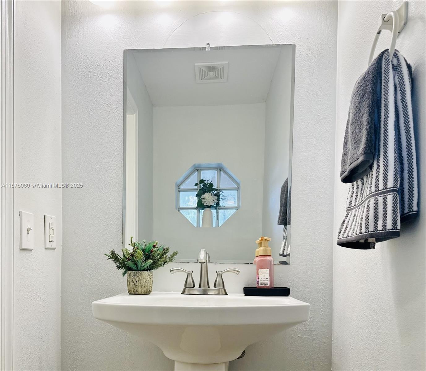 CORAL SPRINGS VILLAGE GRE - Residential