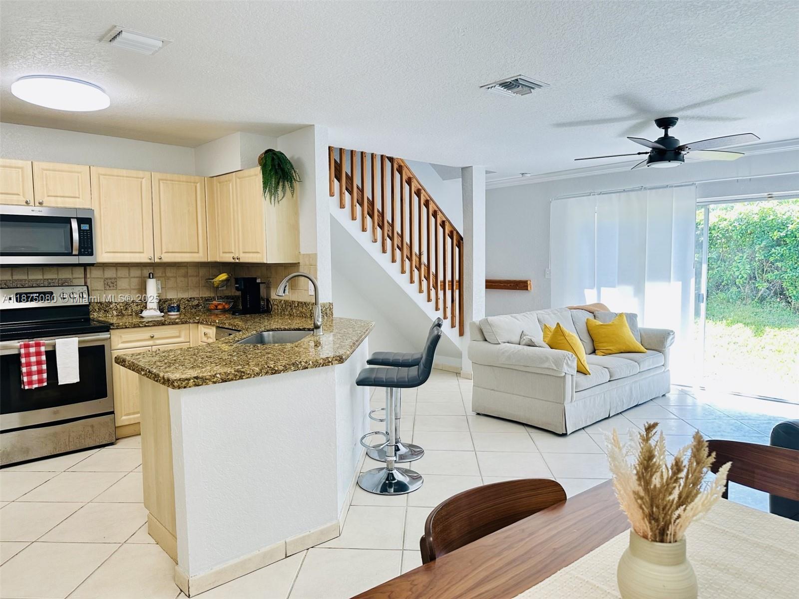 CORAL SPRINGS VILLAGE GRE - Residential
