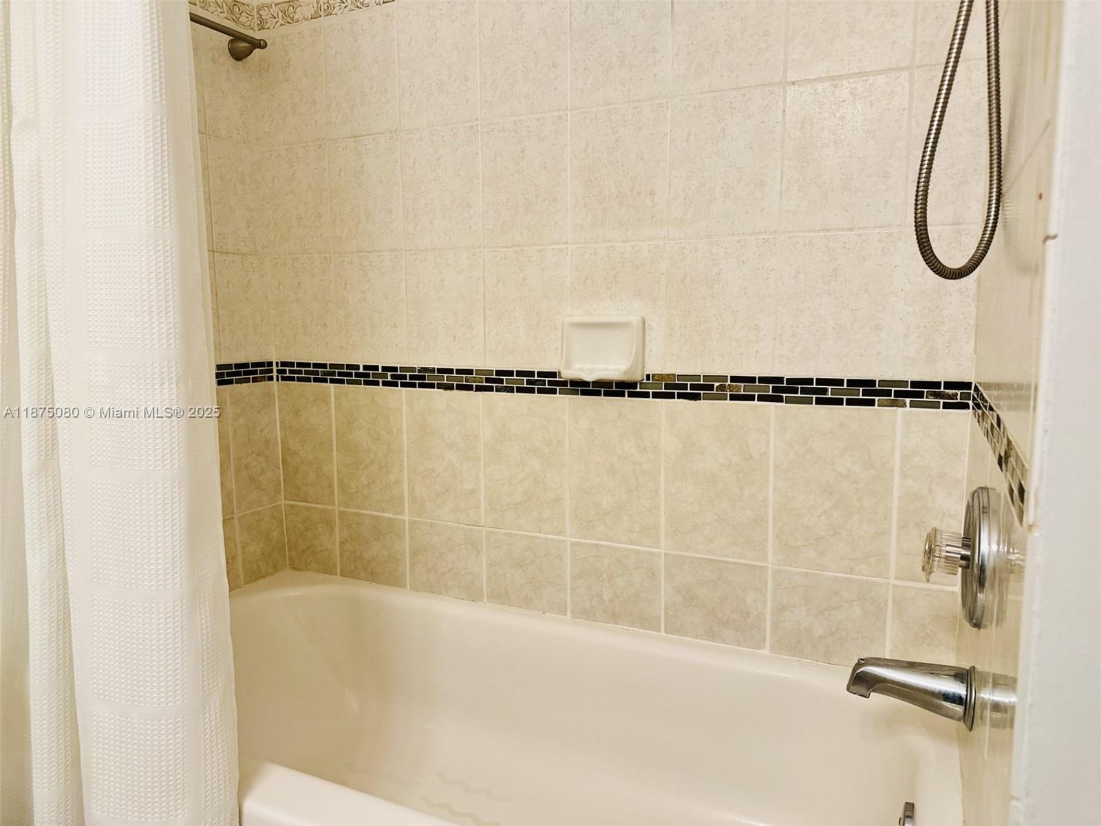 CORAL SPRINGS VILLAGE GRE - Residential