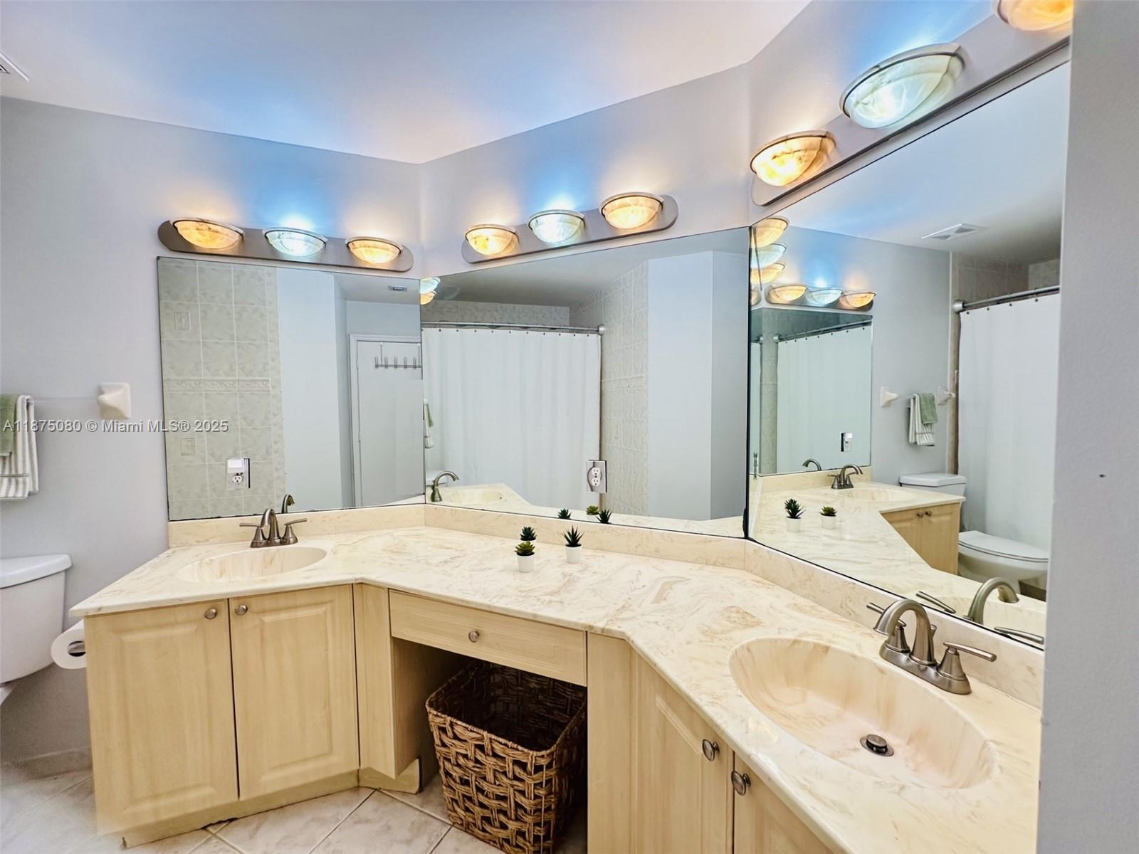 CORAL SPRINGS VILLAGE GRE - Residential