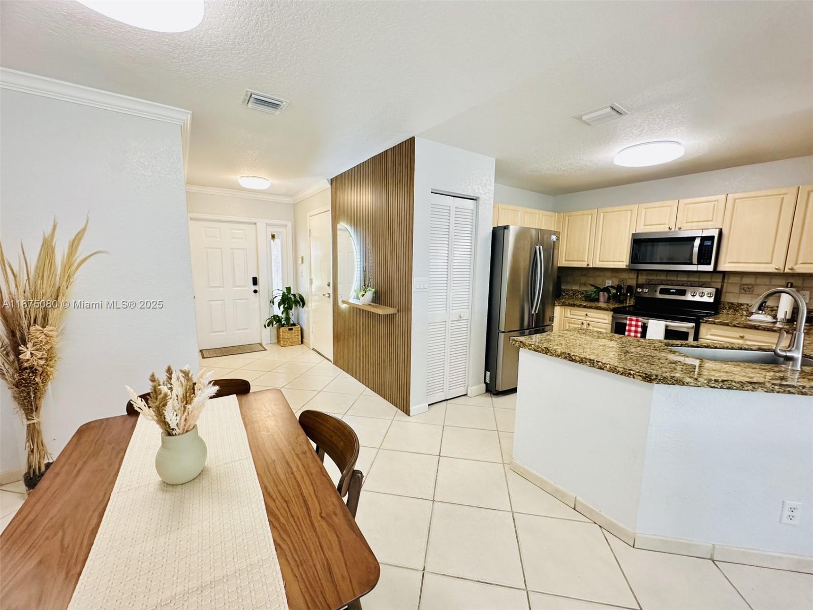 CORAL SPRINGS VILLAGE GRE - Residential
