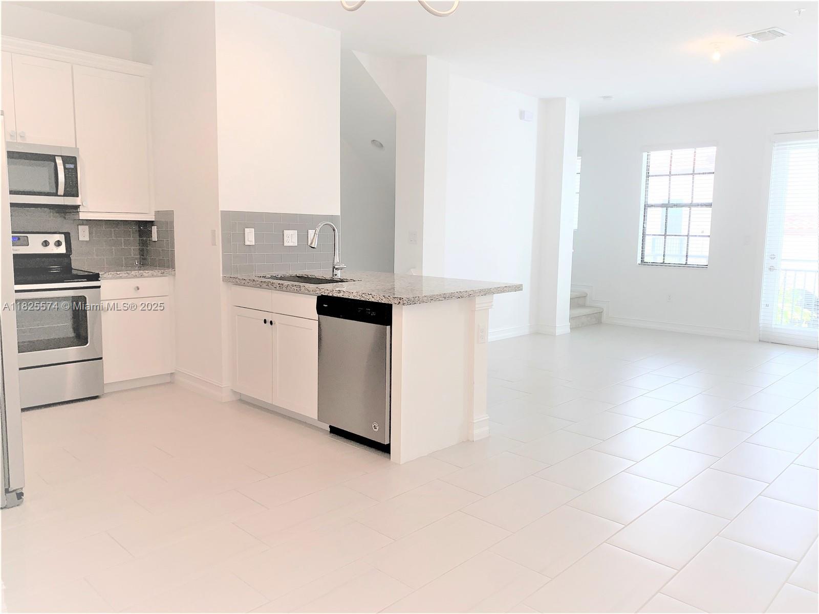 PEMBROKE LAKES SOUTH - Residential Lease