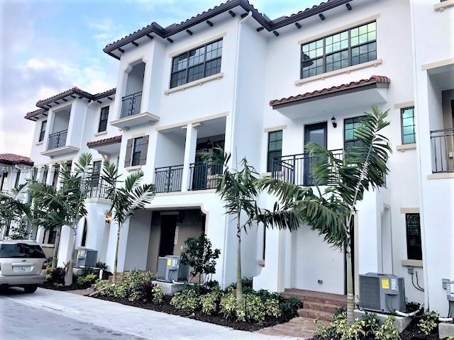 Unique and spacious three-level townhouse with 4 bedrooms and 4 bathrooms! This unit is located in the tranquil and gated exclusive community of Raintree, close to great schools, restaurants, a shopping area, a hospital,
and easy access to I-75 and Turnpike. This townhome features high ceilings, impact windows and doors, a 2-car
garage, one full bedroom and one full bathroom downstairs, an open kitchen with granite countertop and stainless steel appliances, a huge master bedroom, and a master bathroom with 2 separate vanities.
Enjoy the beautiful Clubhouse at the relaxing swimming pool, at the gym, or spend time with your kids at the playground.
The property will be vacant on July 15th, 2025. Renter's Insurance is required. Non-refundable Pet Fee $300.00.