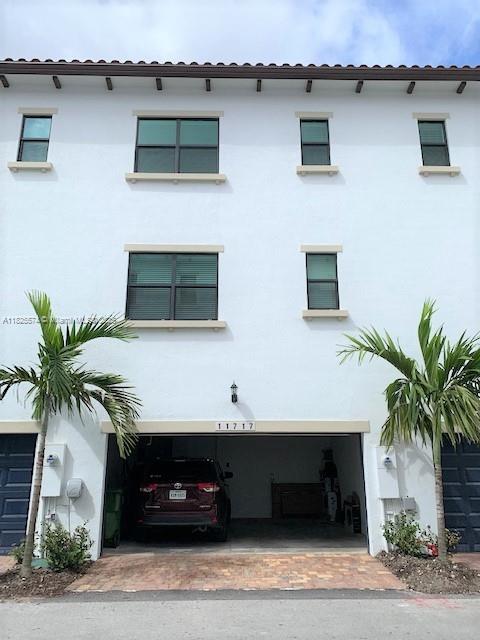 PEMBROKE LAKES SOUTH - Residential Lease