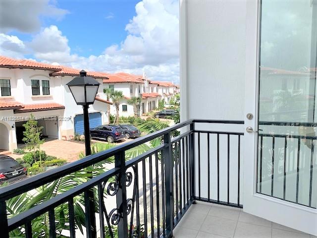 PEMBROKE LAKES SOUTH - Residential Lease