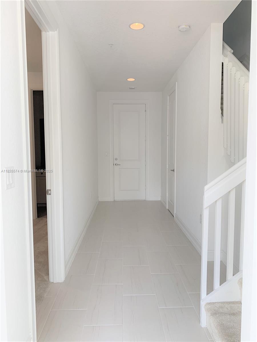 PEMBROKE LAKES SOUTH - Residential Lease