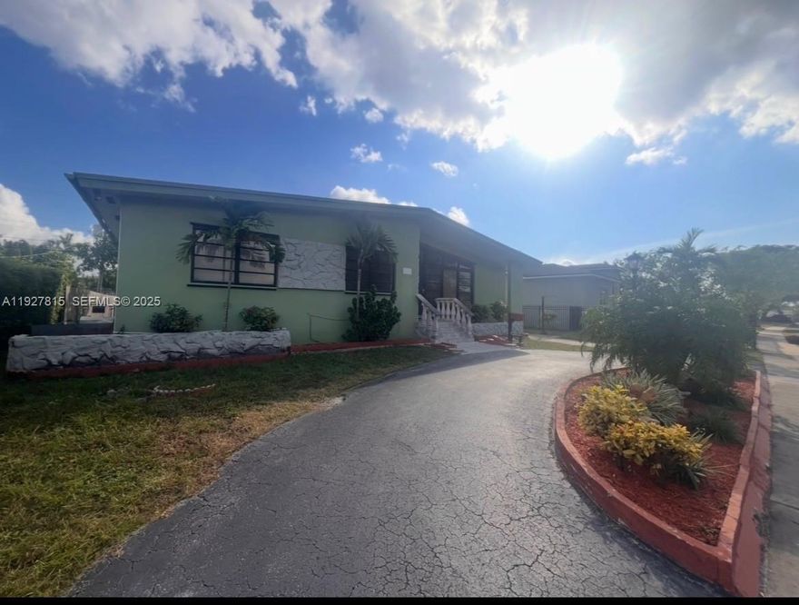 4-Bedroom, 1.5-Bath Westchester Home – Prime Location & Endless Potential

Welcome to 8220 SW 29th St, a well-loved home in one of Miami’s neighborhoods. This 4-bedroom, 1.5-bathroom property sits on a spacious lot and offers a fantastic floor plan with plenty of natural light and charm.

With classic mid-century architecture and a solid structure, this home provides the perfect canvas to personalize to your taste. Its generous lot and central location offer an incredible opportunity.