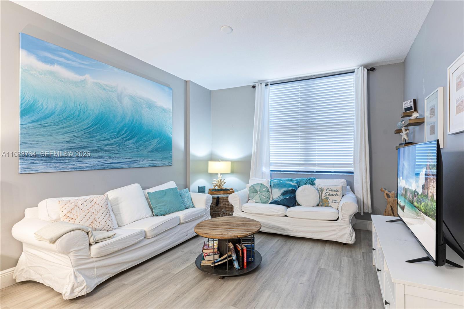 TOWER CONDO AT CITYPLACE - Residential