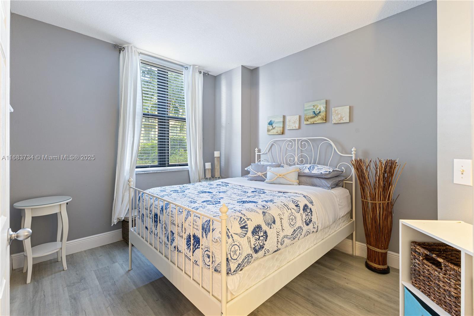 TOWER CONDO AT CITYPLACE - Residential