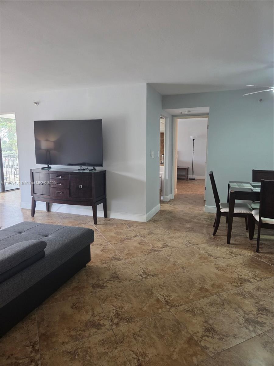 WINSTON TOWERS 600 CONDO - Residential