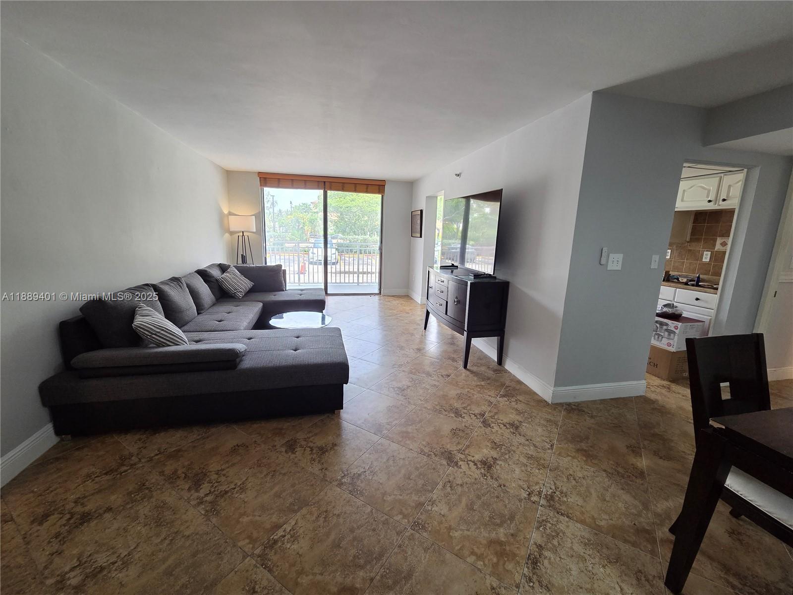 WINSTON TOWERS 600 CONDO - Residential