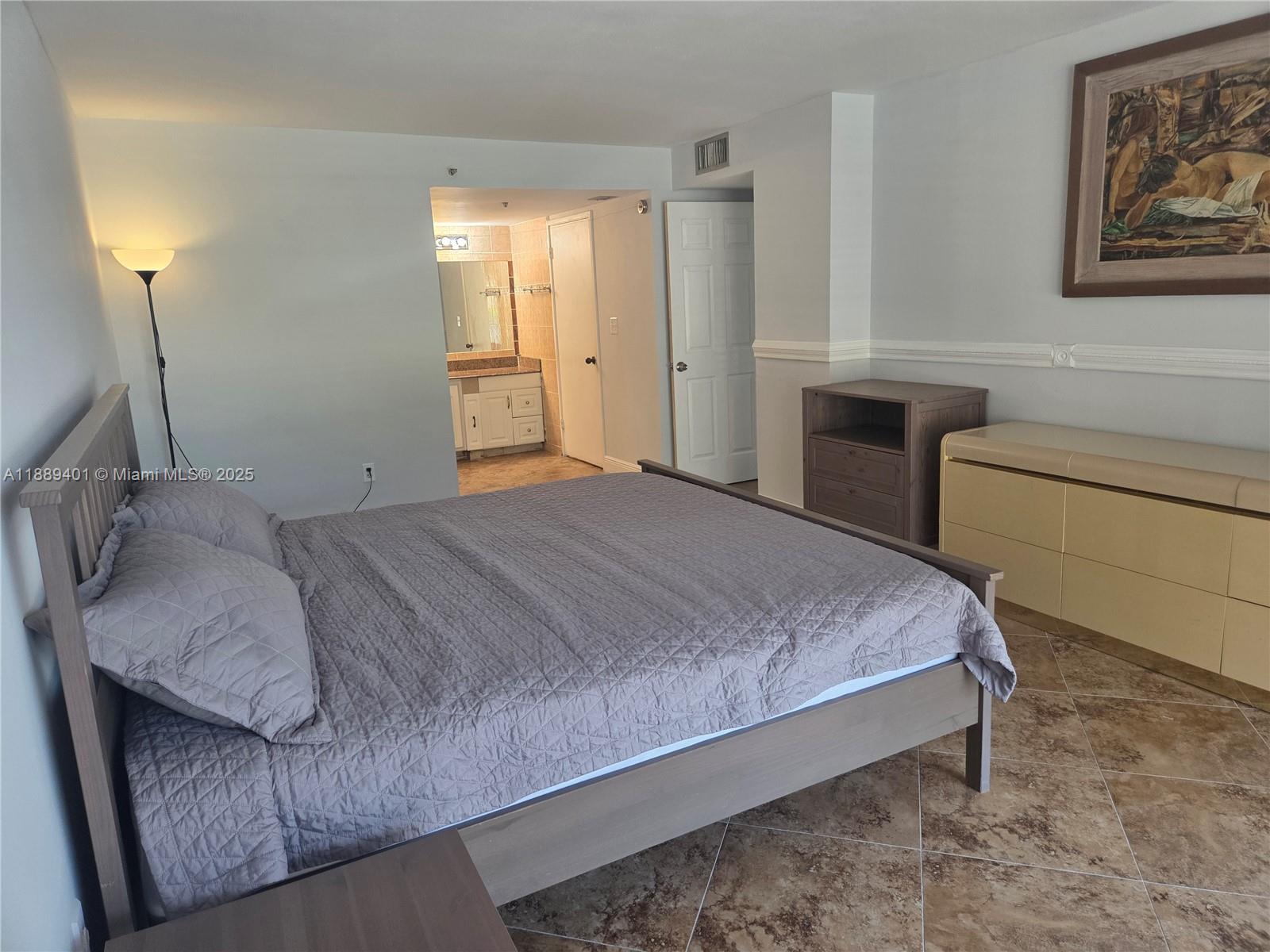 WINSTON TOWERS 600 CONDO - Residential