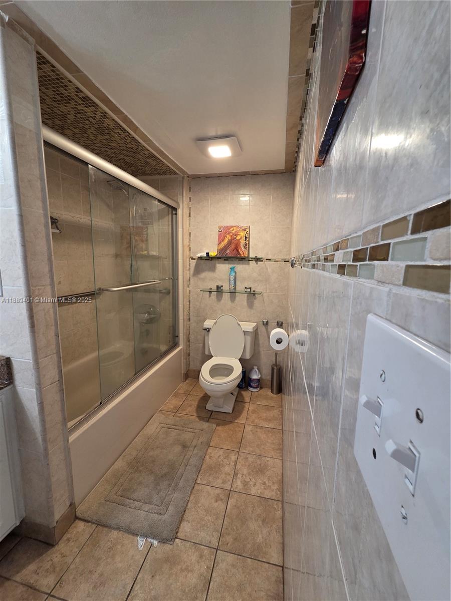 WINSTON TOWERS 600 CONDO - Residential