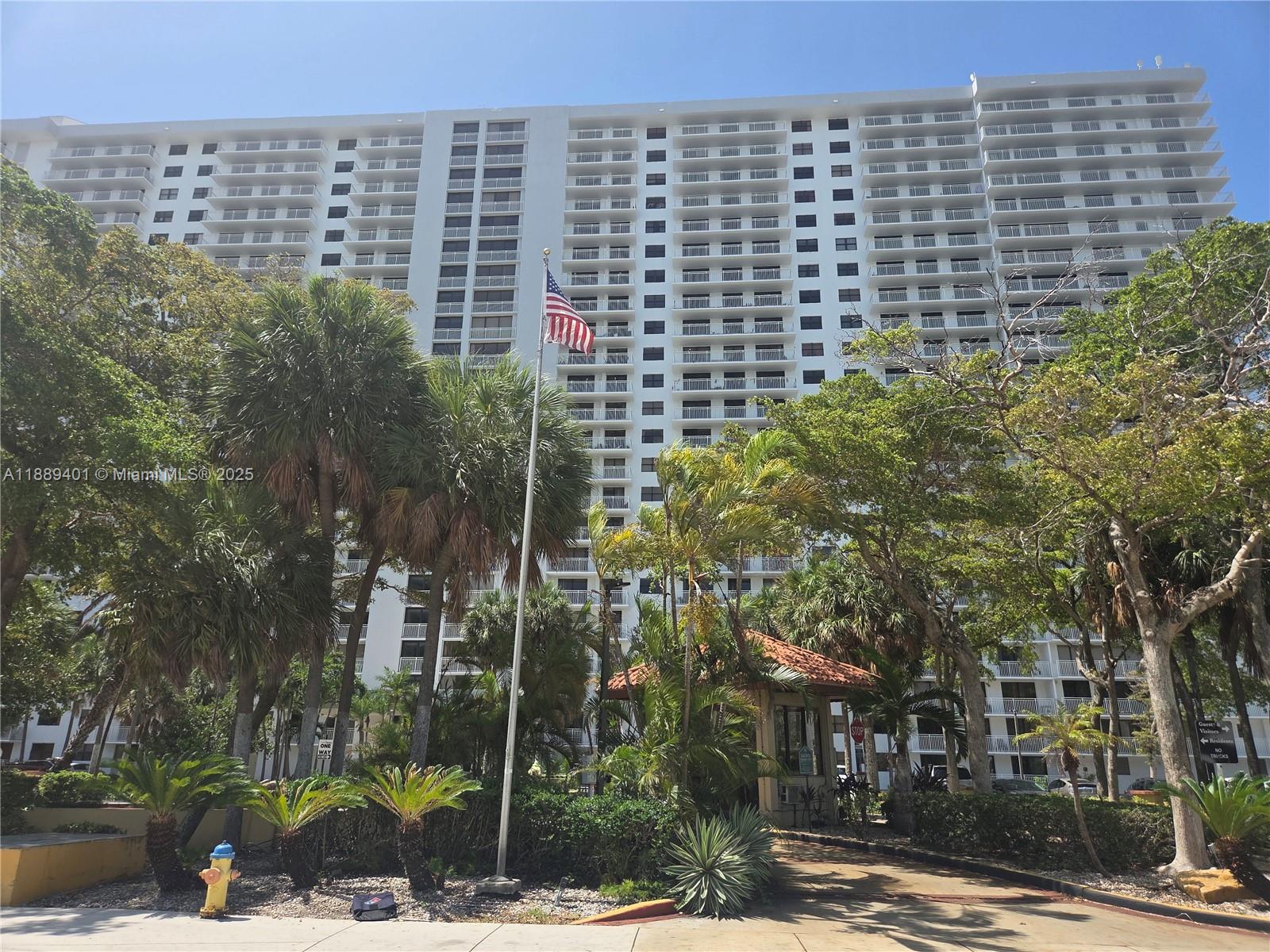 WINSTON TOWERS 600 CONDO - Residential