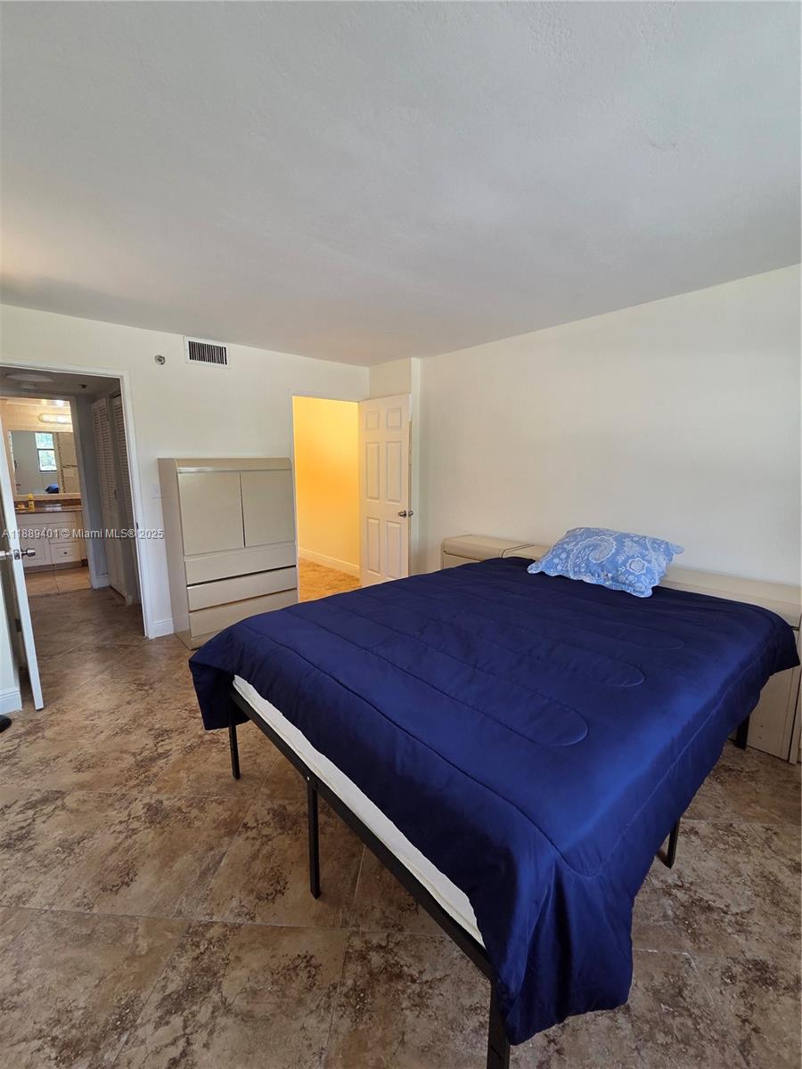 WINSTON TOWERS 600 CONDO - Residential