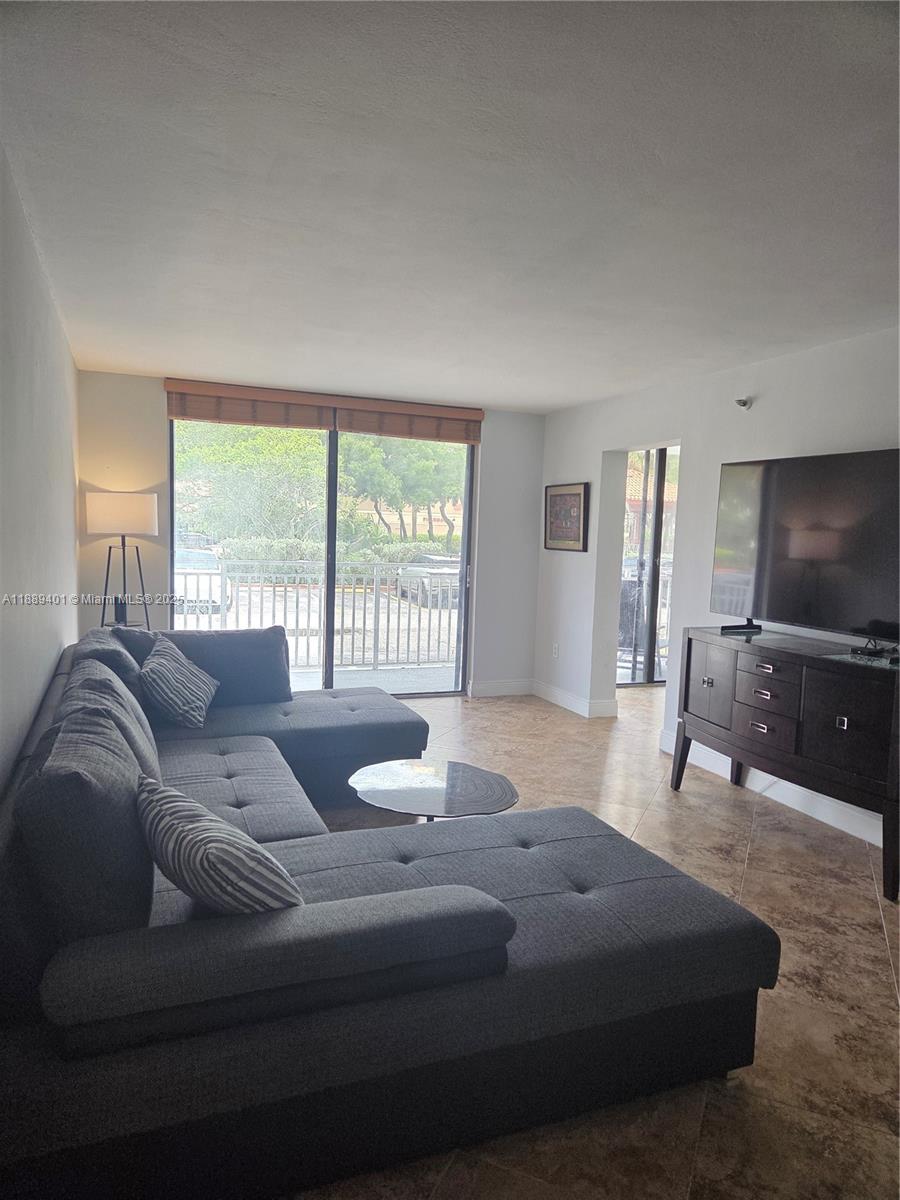WINSTON TOWERS 600 CONDO - Residential