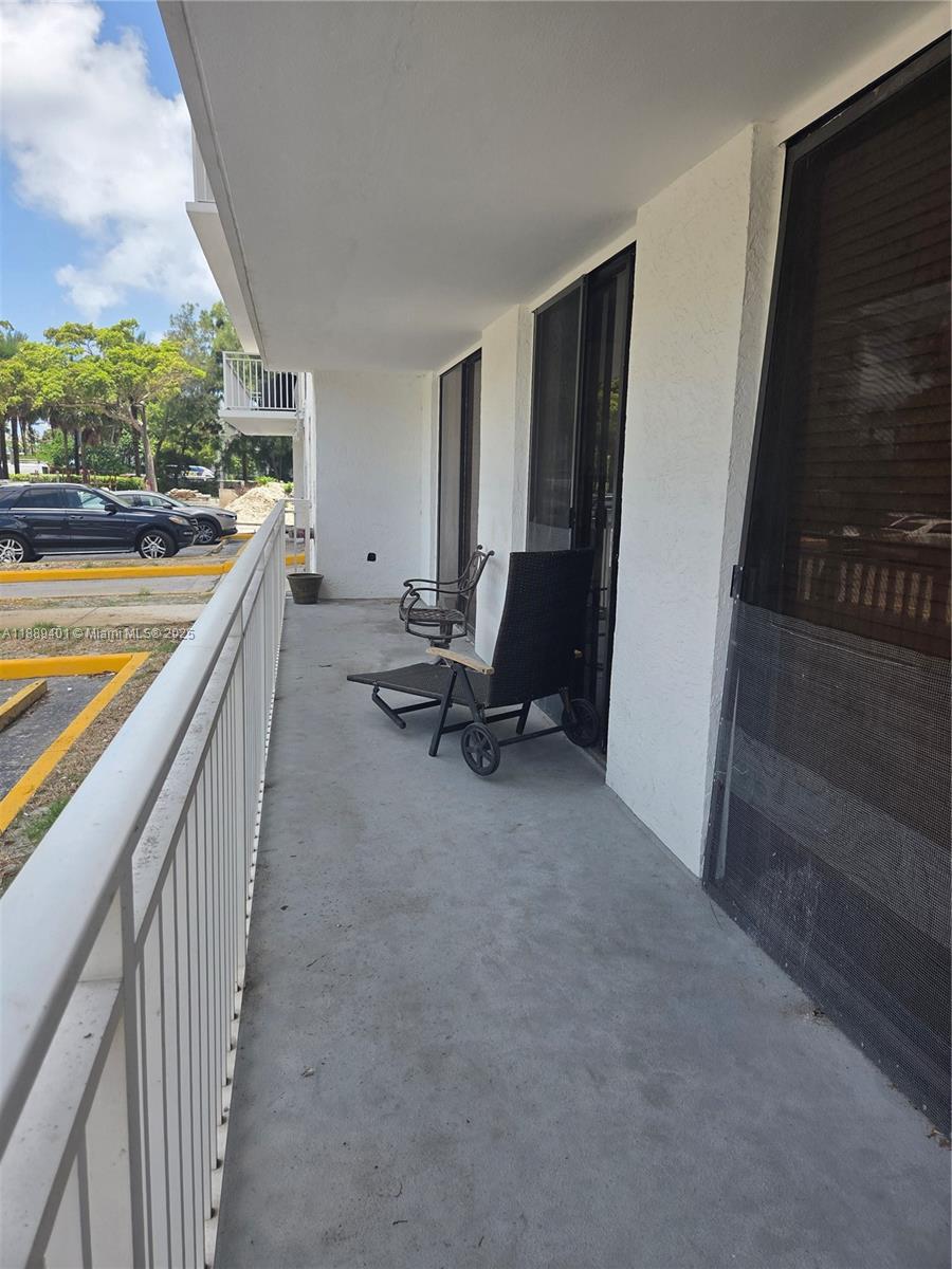 WINSTON TOWERS 600 CONDO - Residential