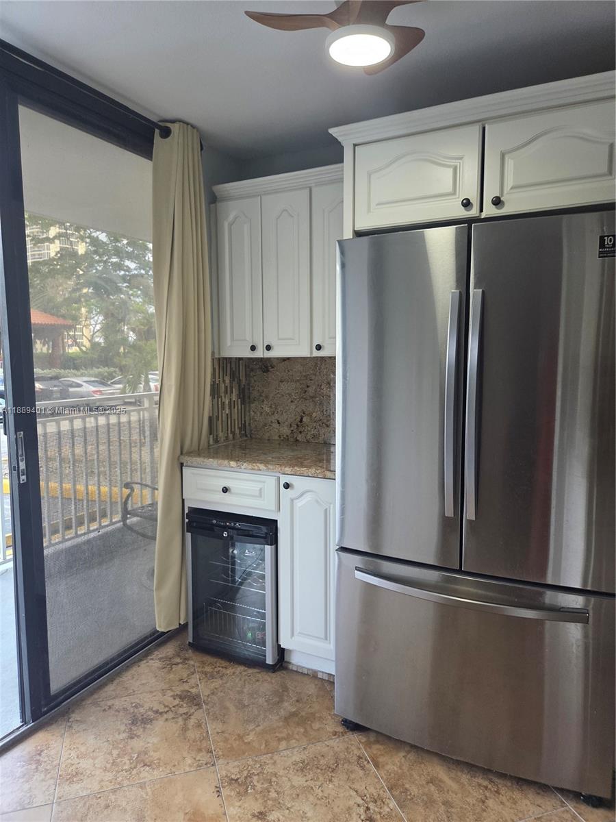 WINSTON TOWERS 600 CONDO - Residential