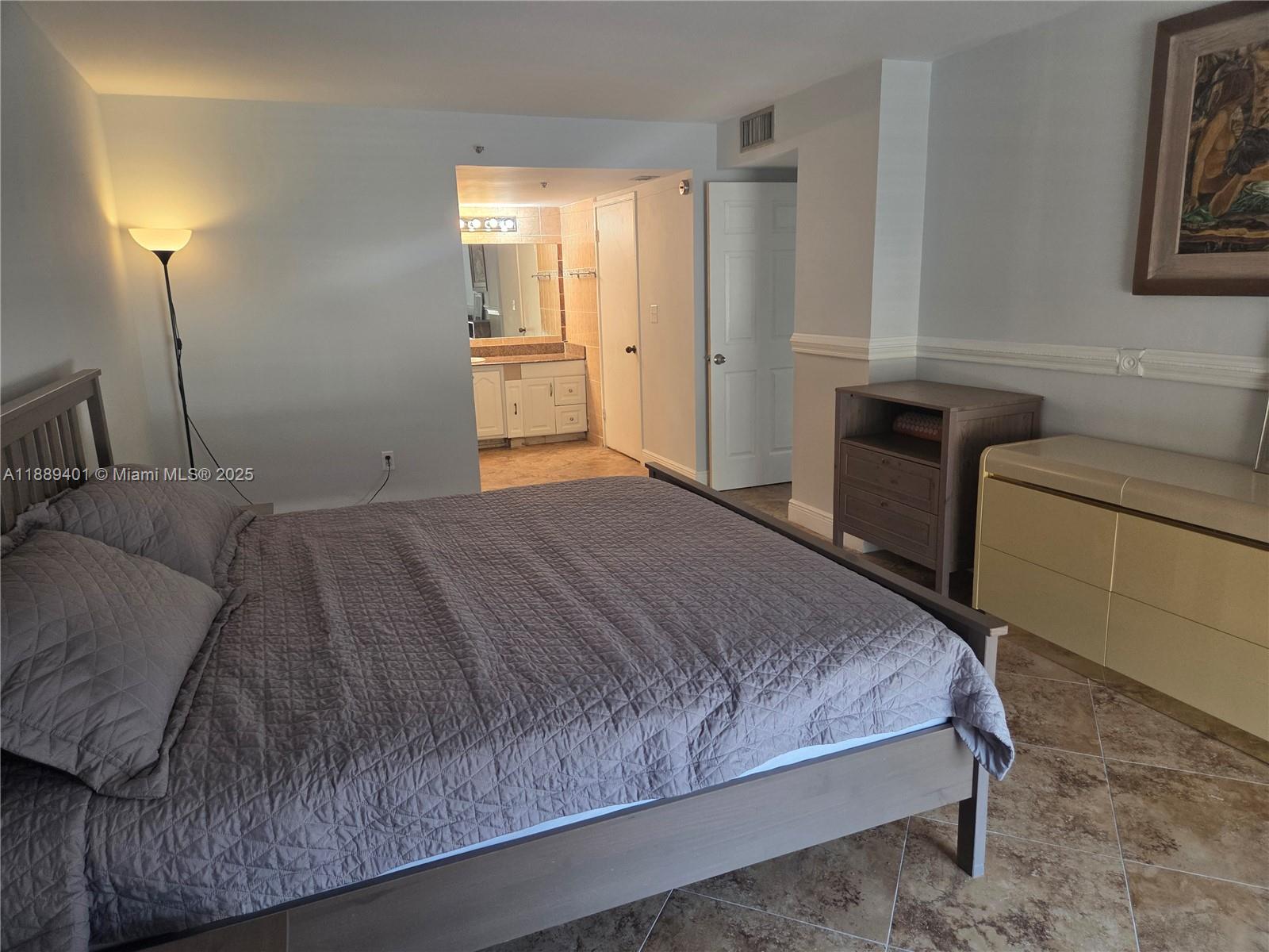 WINSTON TOWERS 600 CONDO - Residential