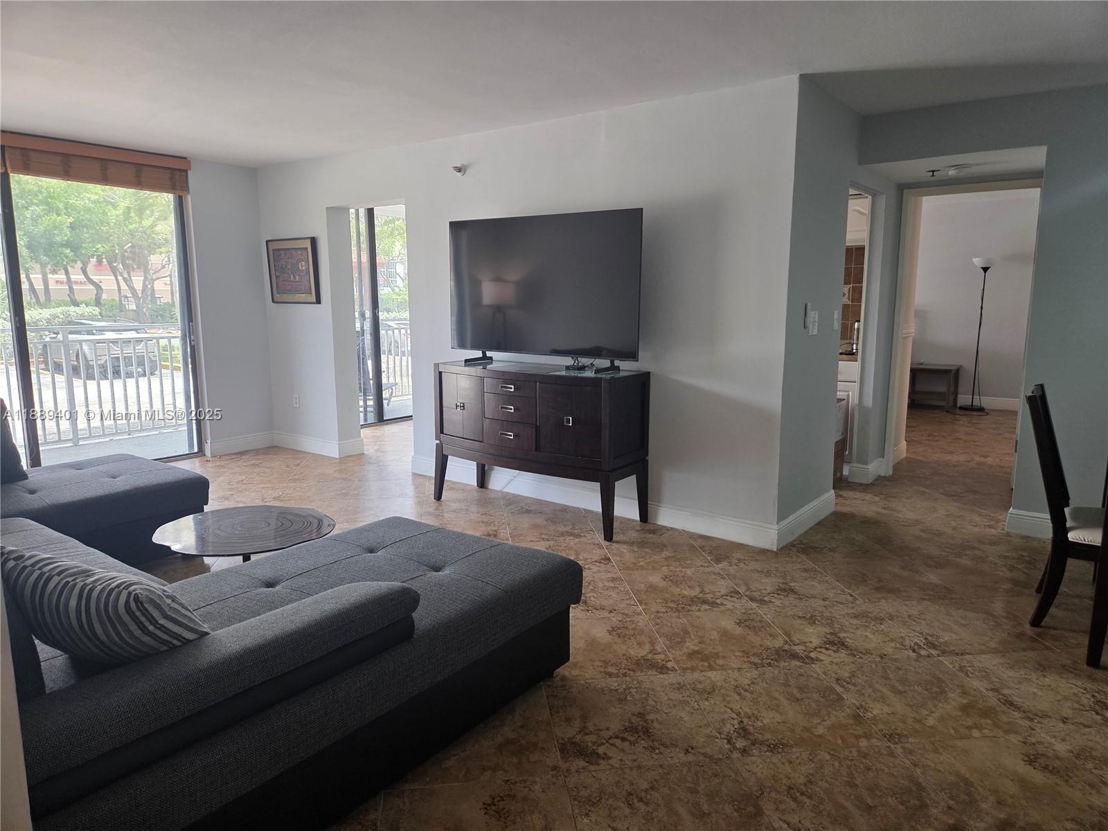 WINSTON TOWERS 600 CONDO - Residential