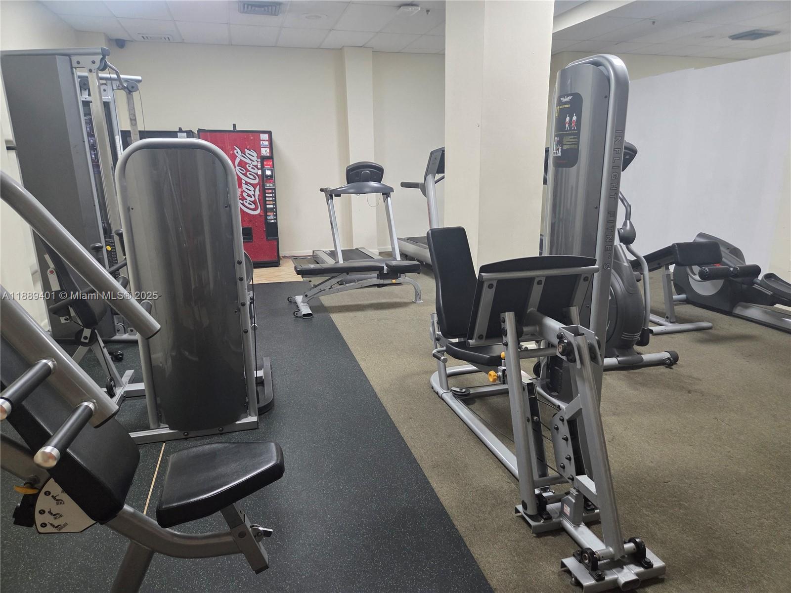WINSTON TOWERS 600 CONDO - Residential