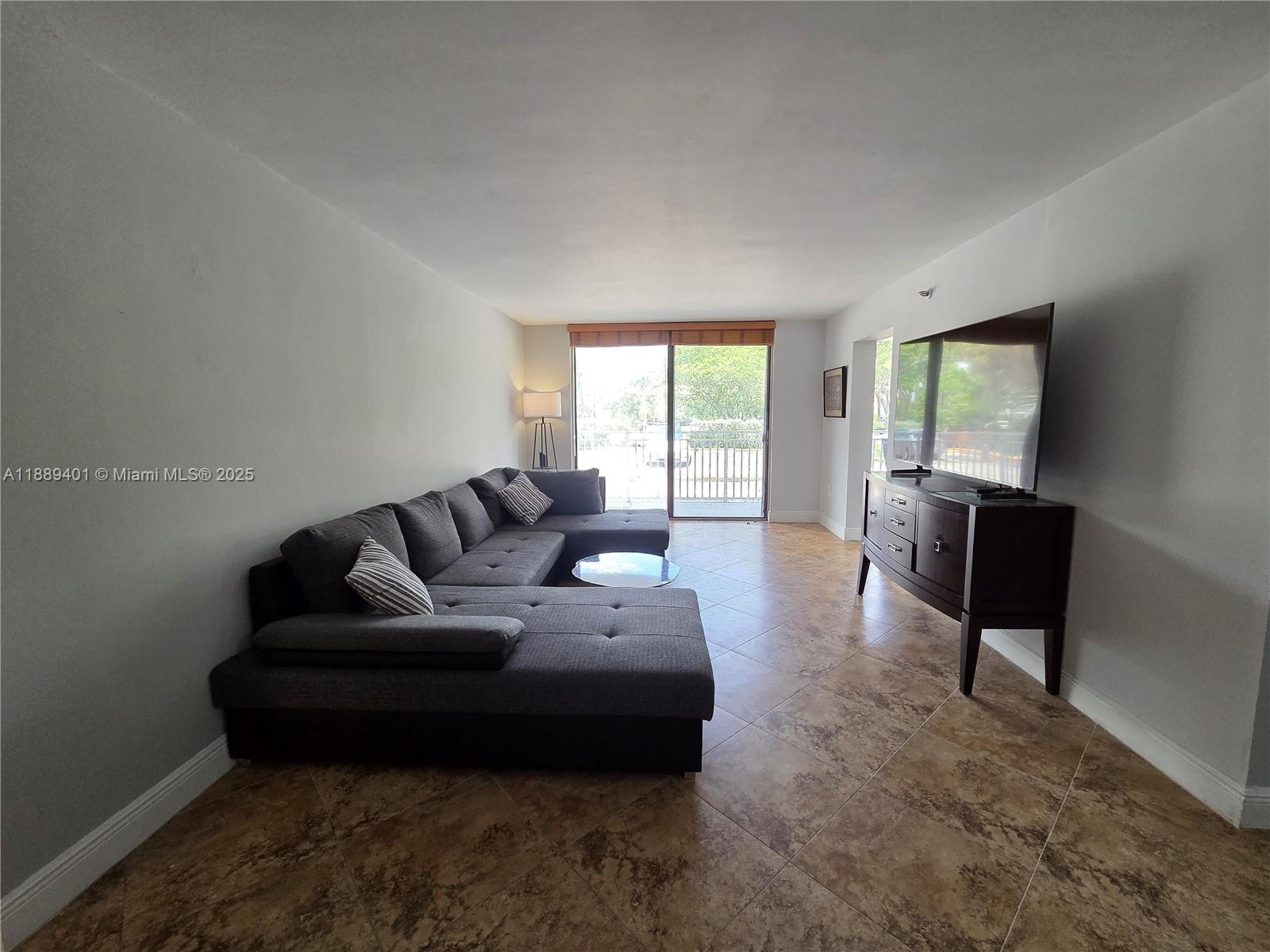 WINSTON TOWERS 600 CONDO - Residential