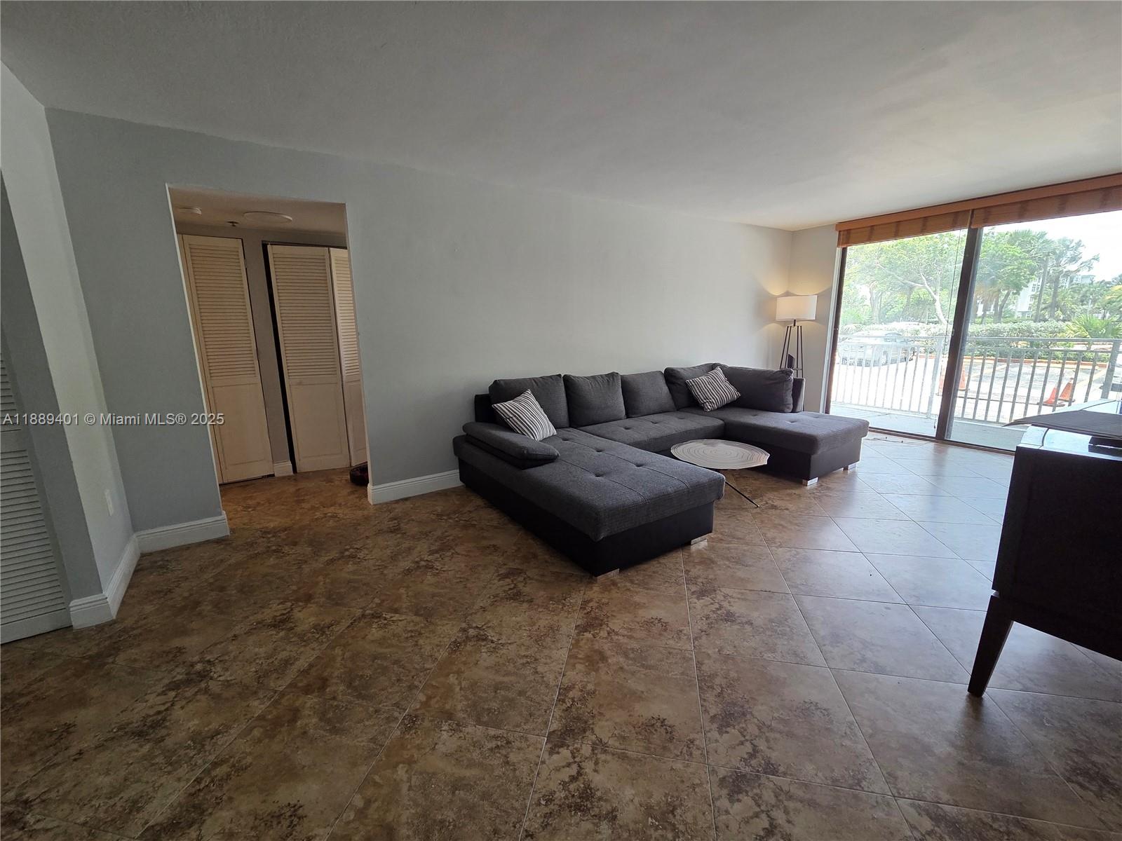 WINSTON TOWERS 600 CONDO - Residential