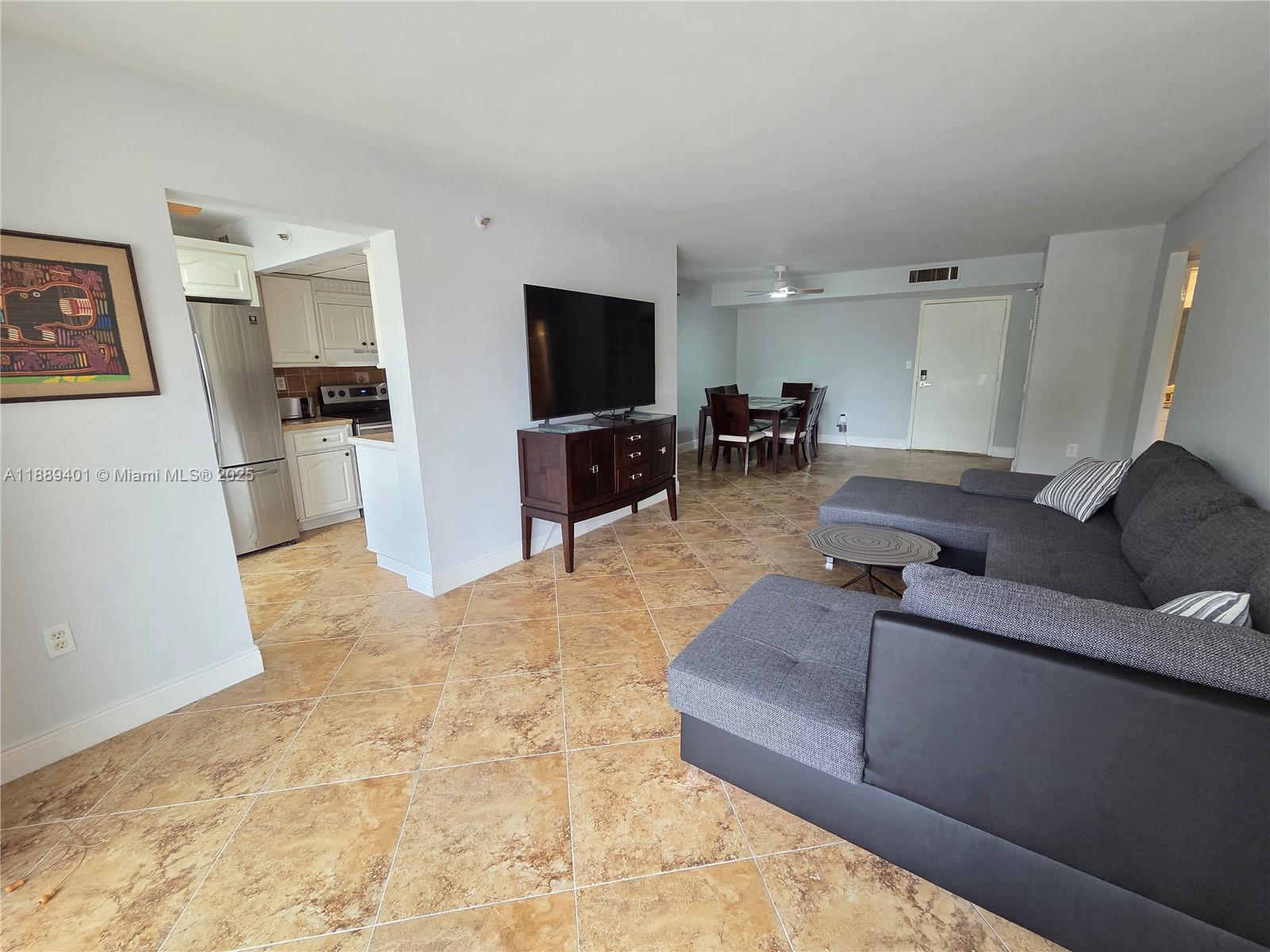 WINSTON TOWERS 600 CONDO - Residential