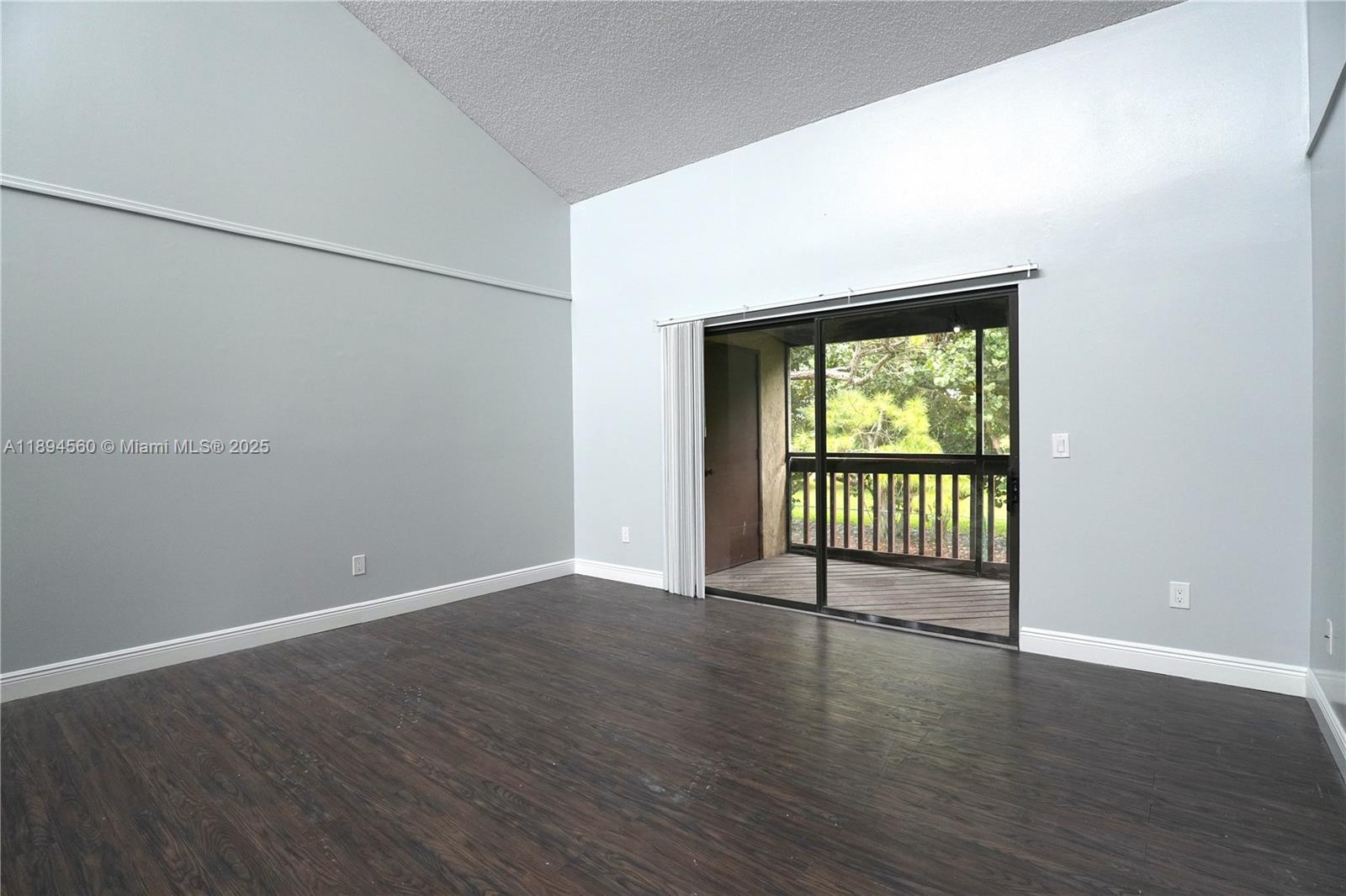 410 E Lakeview Dr E 410