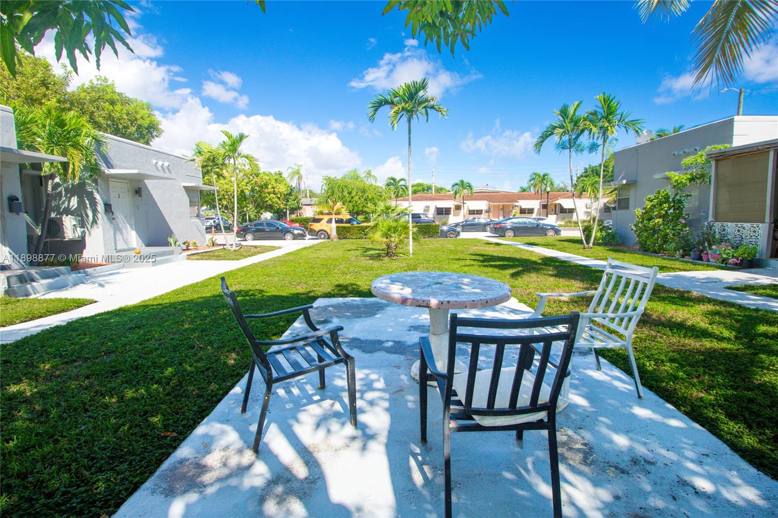 HOLLYWOOD - Residential Lease