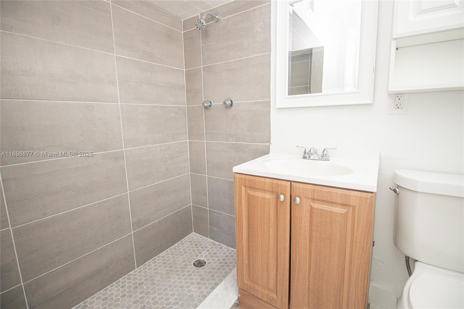HOLLYWOOD - Residential Lease